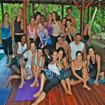 group of practitioners in vida-asana-yoga-retreat